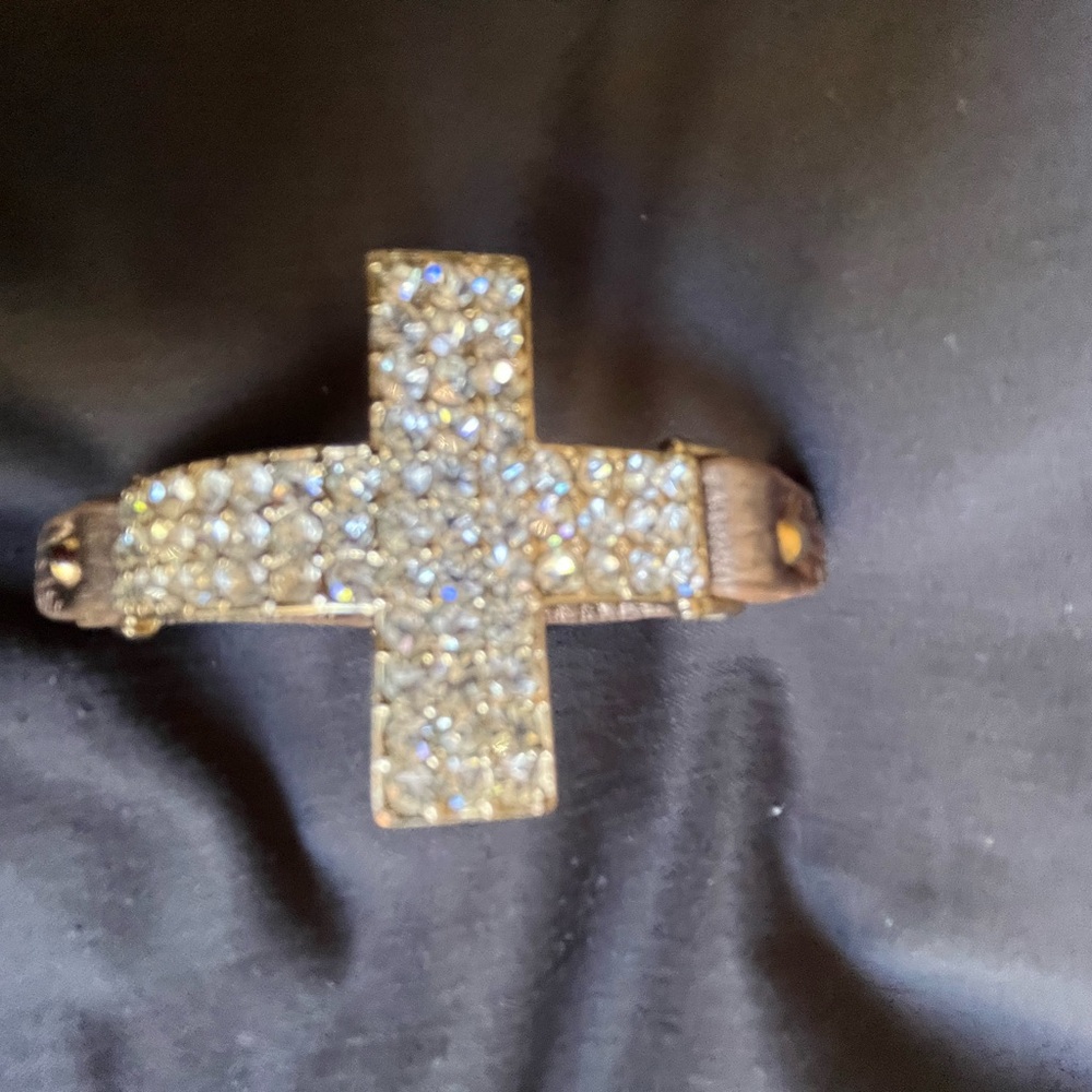 Crystal cross bracelet